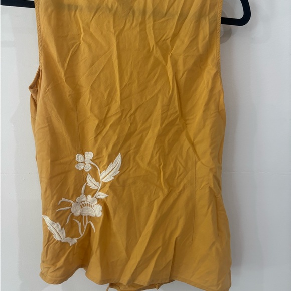 Odille Anthropology Gold Tank Top with White Floral Embroidery - Picture 6 of 8